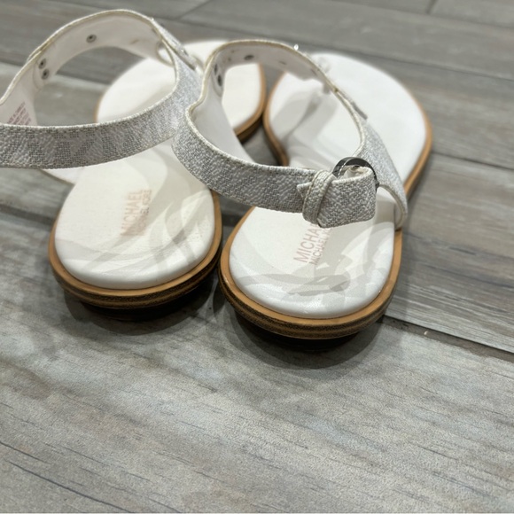 Michael Kors white sandals - Picture 2 of 4